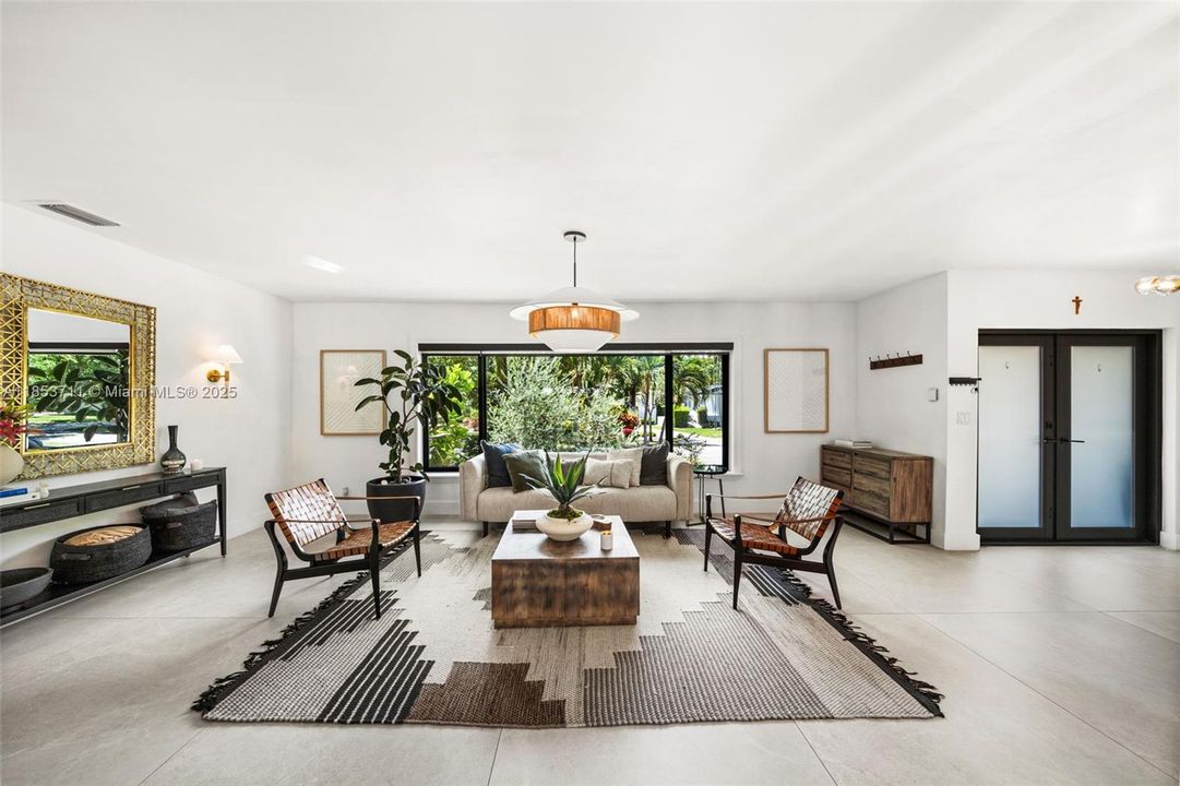 Active With Contract: $3,999,000 (4 beds, 3 baths, 3856 Square Feet)