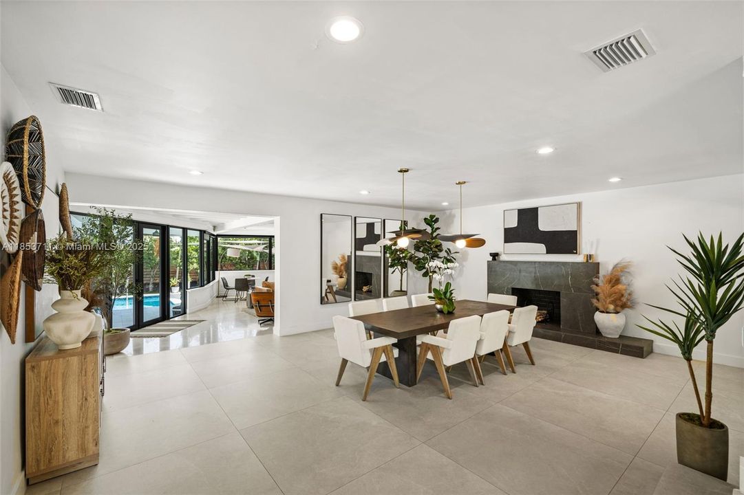 Active With Contract: $3,999,000 (4 beds, 3 baths, 3856 Square Feet)