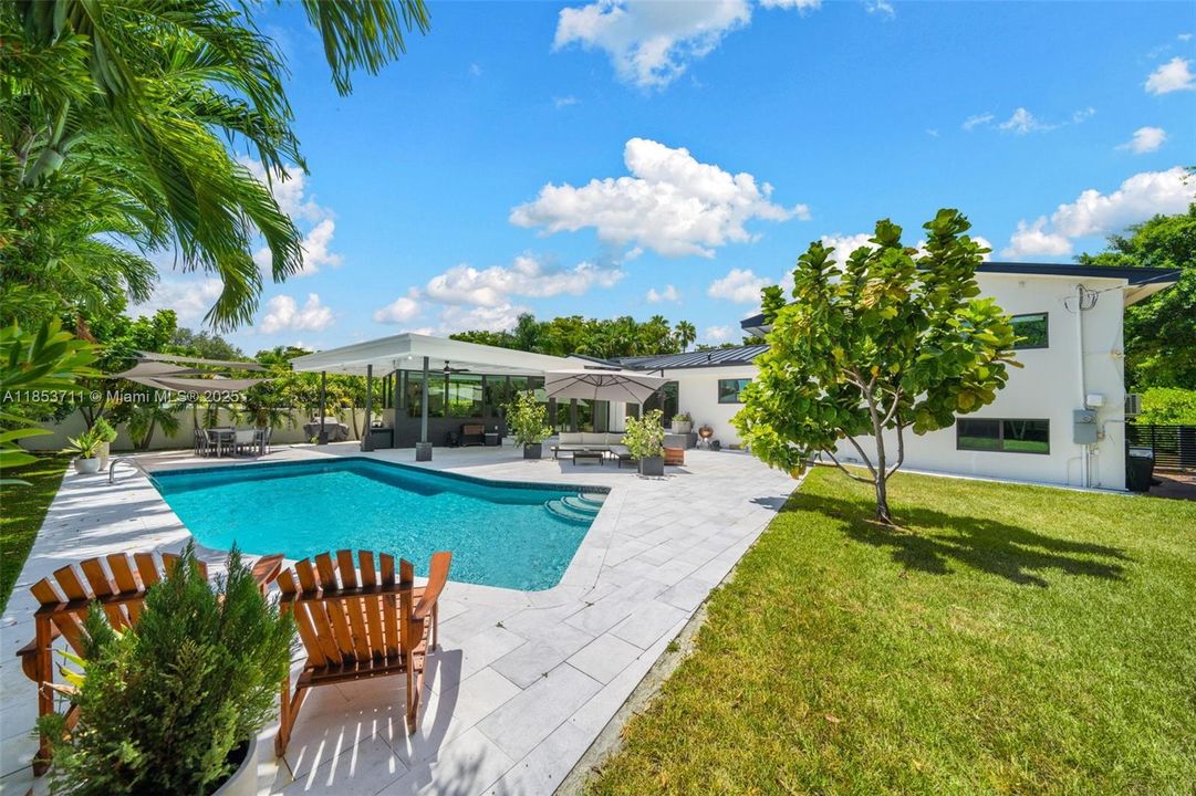 Active With Contract: $3,999,000 (4 beds, 3 baths, 3856 Square Feet)