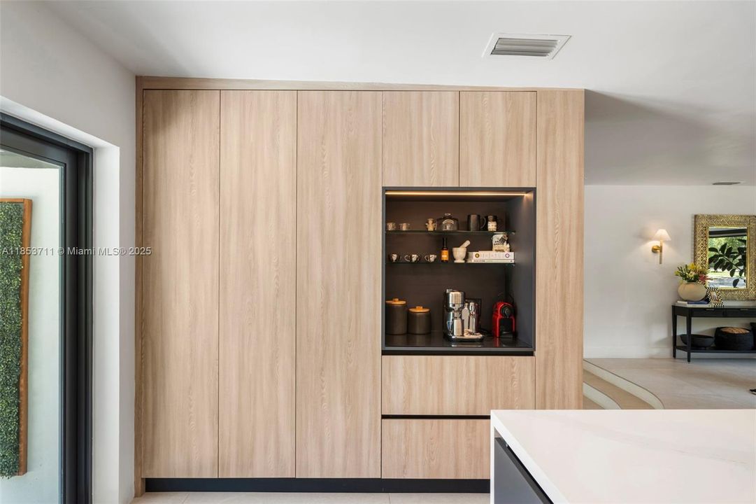 Active With Contract: $3,999,000 (4 beds, 3 baths, 3856 Square Feet)