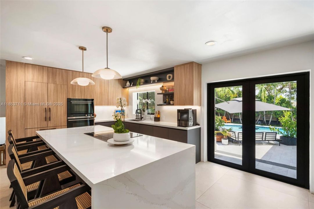 Active With Contract: $3,999,000 (4 beds, 3 baths, 3856 Square Feet)