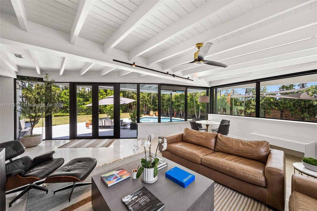 Active With Contract: $3,999,000 (4 beds, 3 baths, 3856 Square Feet)