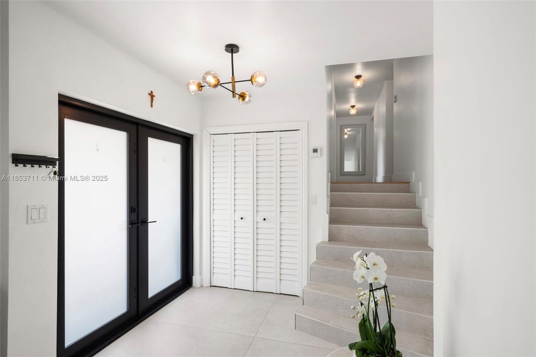 Active With Contract: $3,999,000 (4 beds, 3 baths, 3856 Square Feet)