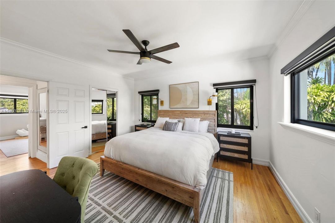 Active With Contract: $3,999,000 (4 beds, 3 baths, 3856 Square Feet)