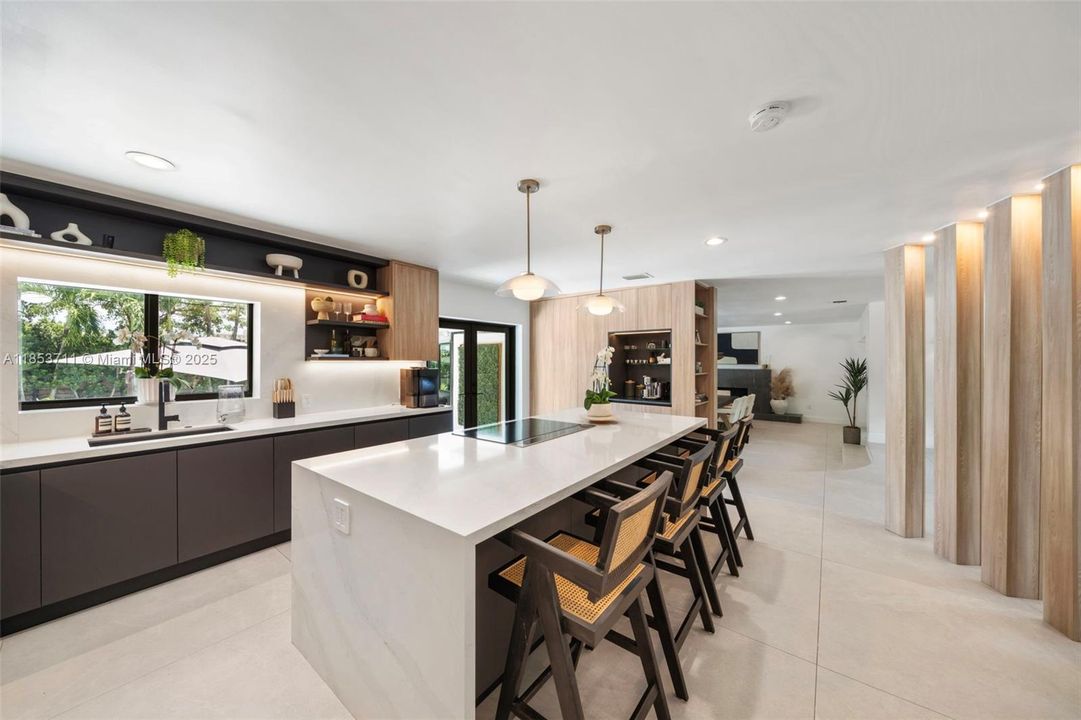 Active With Contract: $3,999,000 (4 beds, 3 baths, 3856 Square Feet)