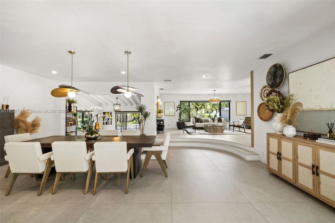 Active With Contract: $3,999,000 (4 beds, 3 baths, 3856 Square Feet)