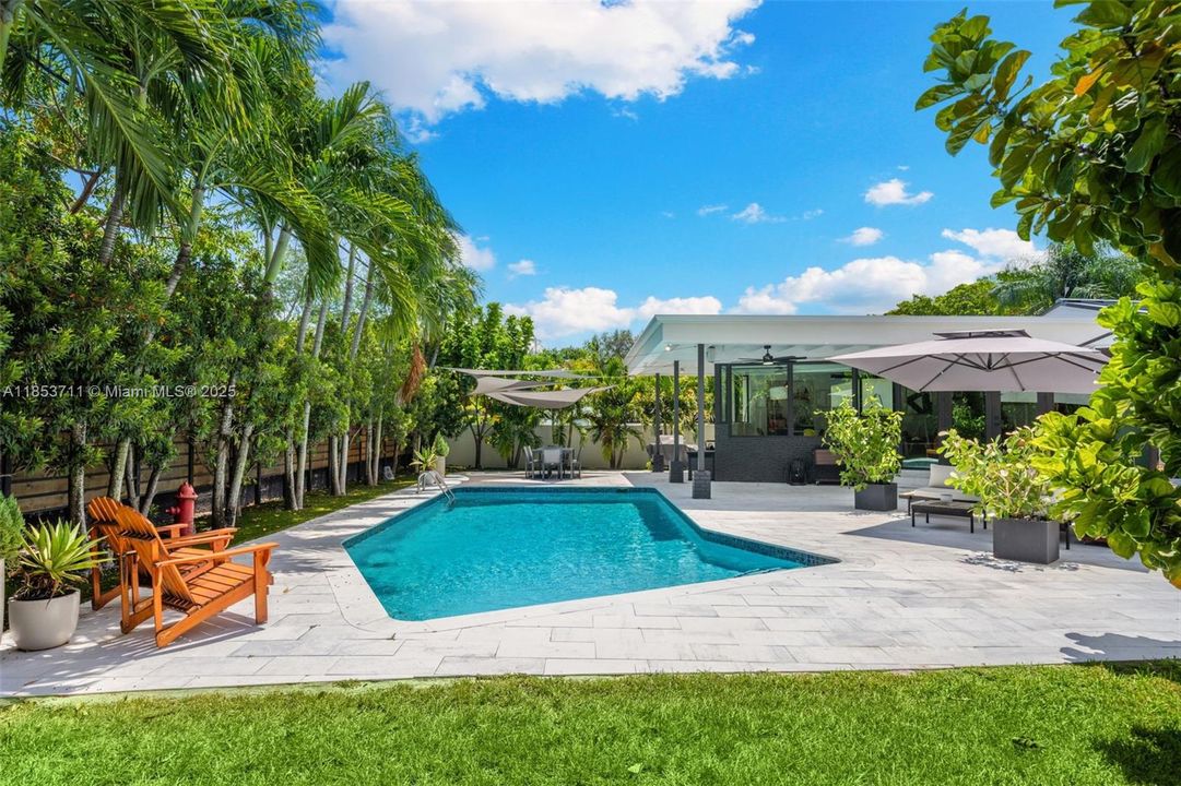 Active With Contract: $3,999,000 (4 beds, 3 baths, 3856 Square Feet)