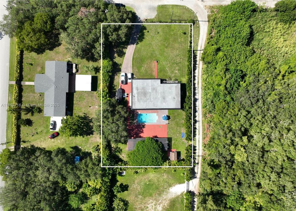 На продажу: $925,000 (3 спален, 2 ванн, 2115 Квадратных фут)