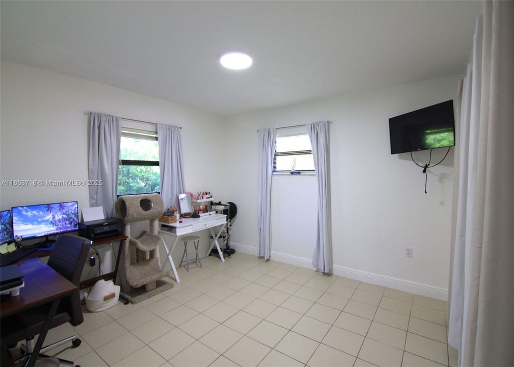 На продажу: $925,000 (3 спален, 2 ванн, 2115 Квадратных фут)