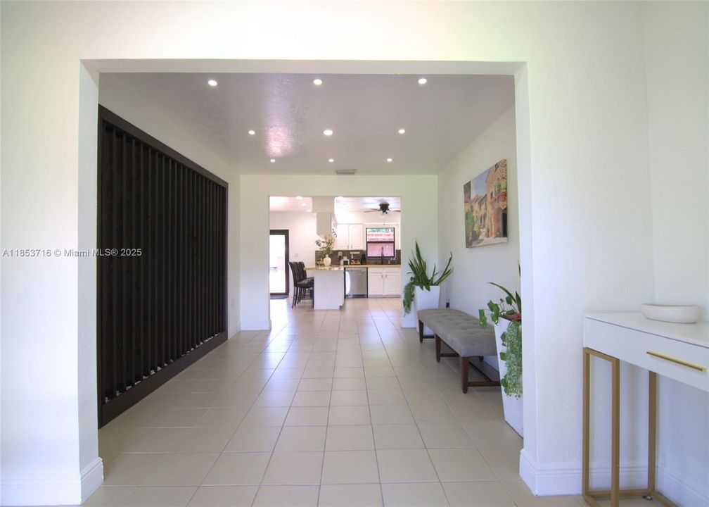 На продажу: $925,000 (3 спален, 2 ванн, 2115 Квадратных фут)