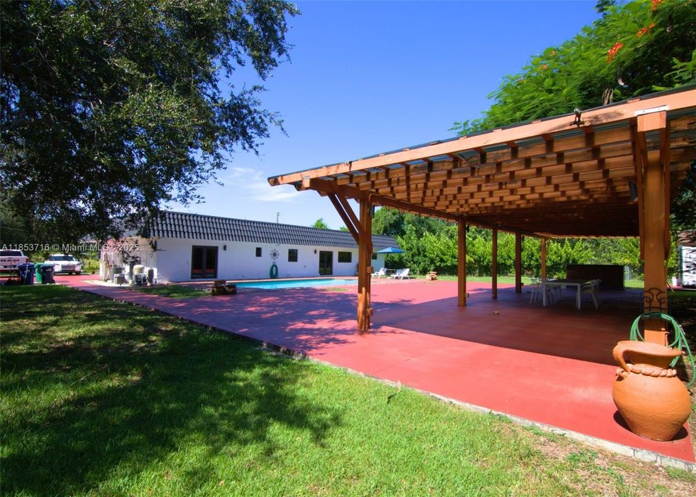 На продажу: $925,000 (3 спален, 2 ванн, 2115 Квадратных фут)