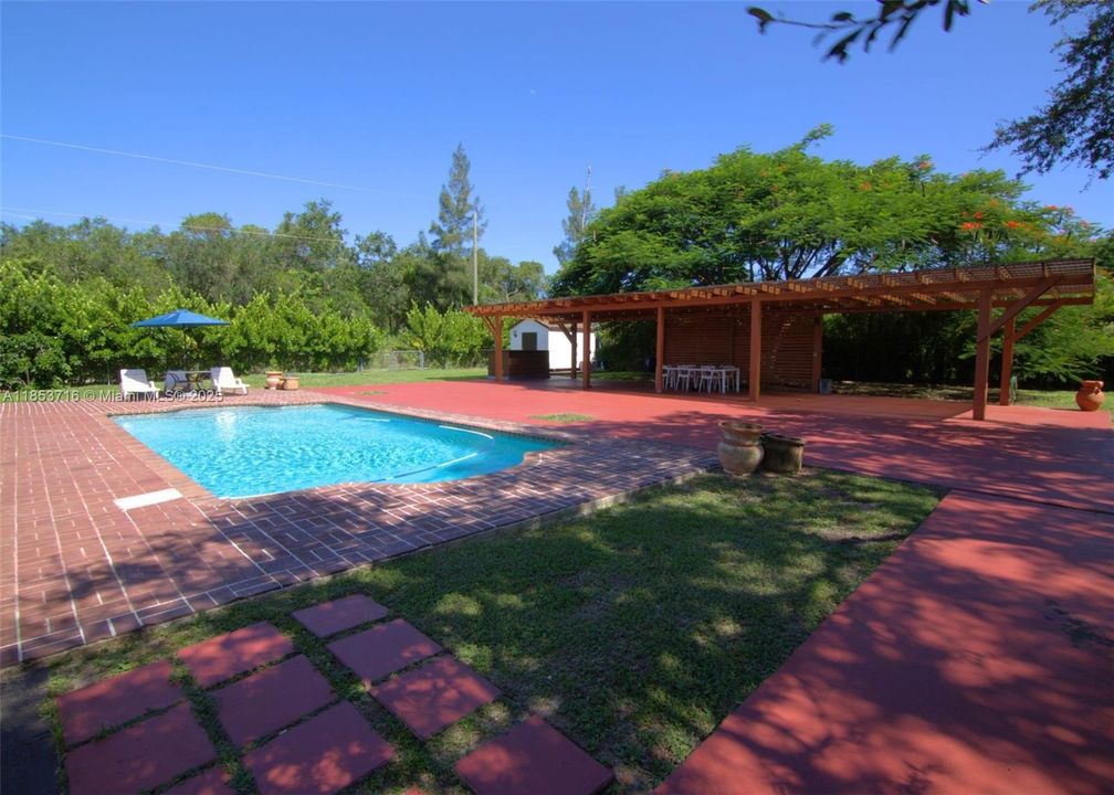 На продажу: $925,000 (3 спален, 2 ванн, 2115 Квадратных фут)