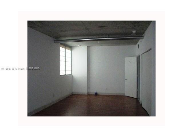 Active With Contract: $315,000 (0 beds, 1 baths, 638 Square Feet)