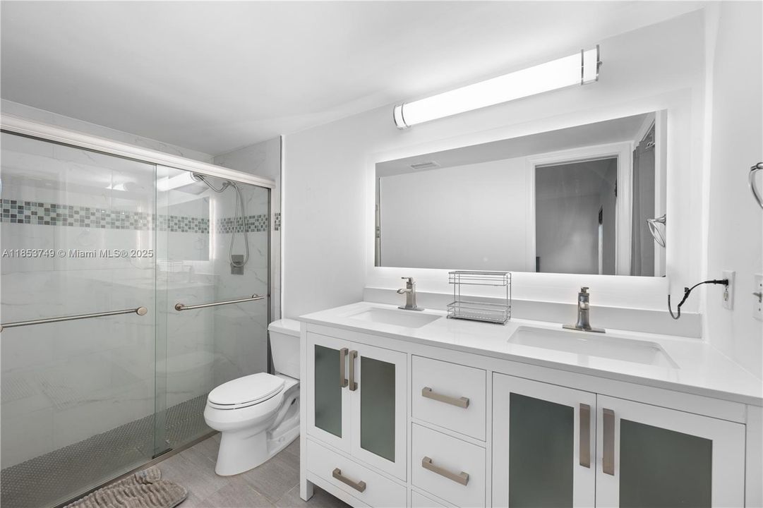 最近售出: $665,000 (4 贝兹, 2 浴室, 1885 平方英尺)