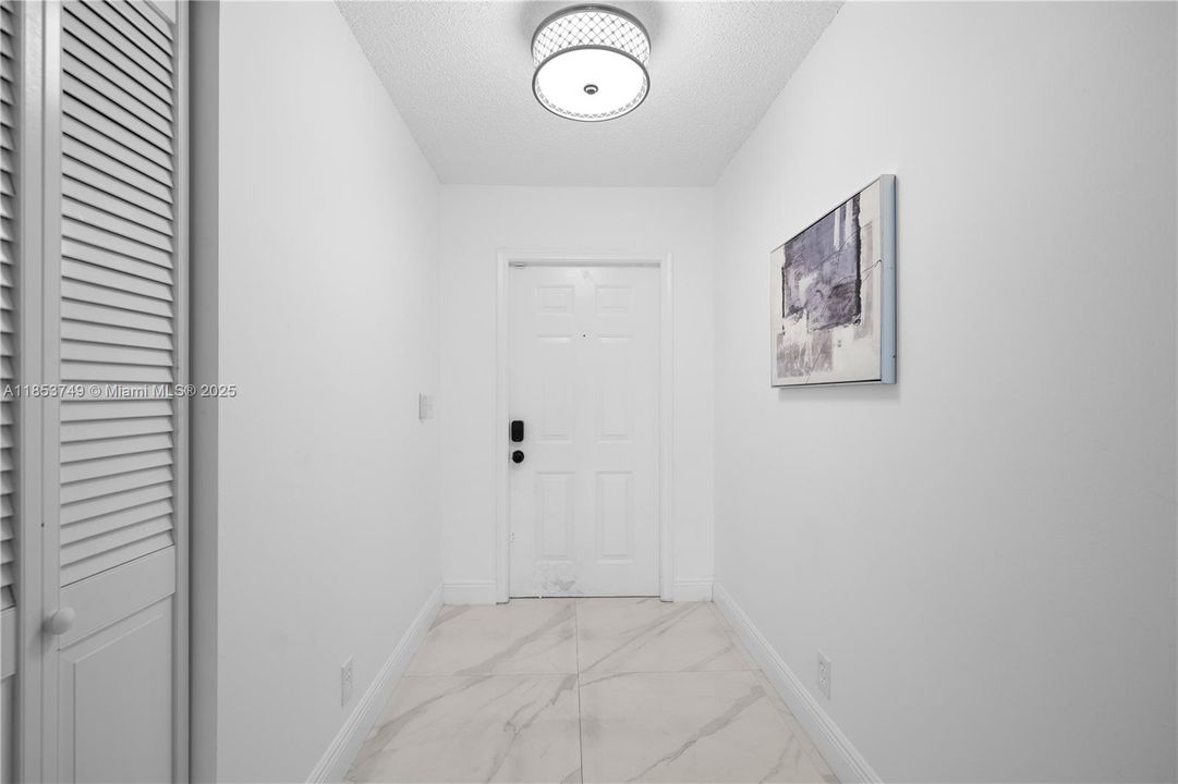 最近售出: $665,000 (4 贝兹, 2 浴室, 1885 平方英尺)