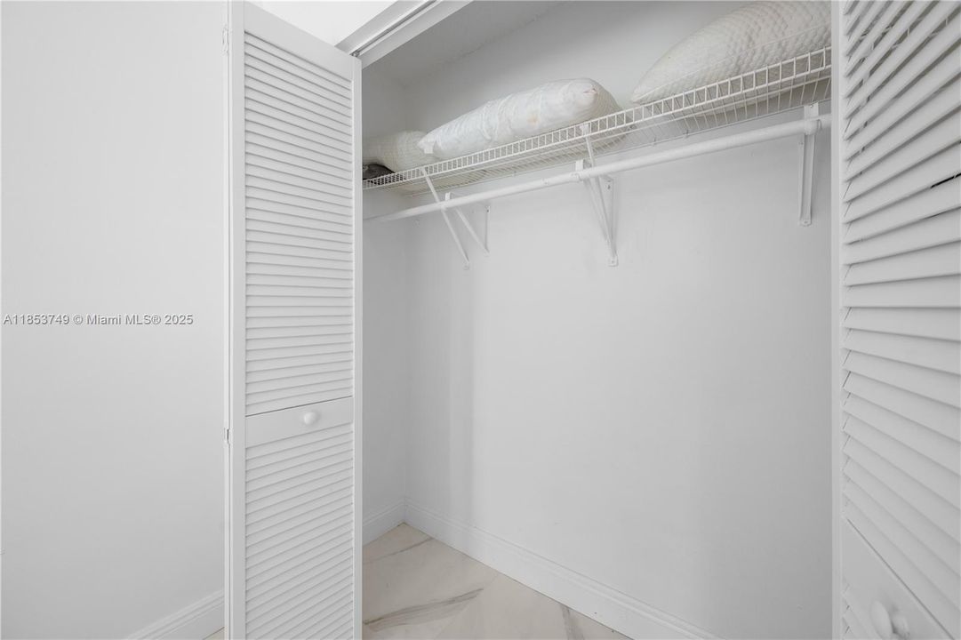 最近售出: $665,000 (4 贝兹, 2 浴室, 1885 平方英尺)