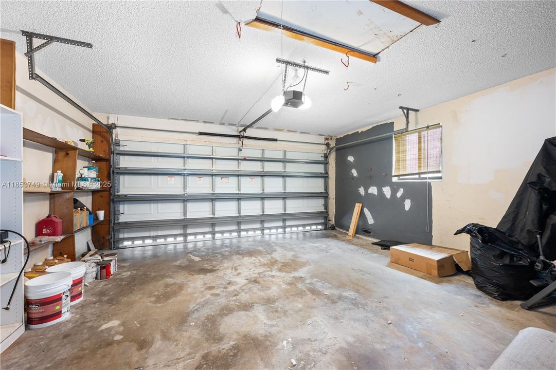 最近售出: $665,000 (4 贝兹, 2 浴室, 1885 平方英尺)