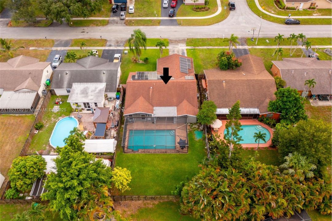 最近售出: $665,000 (4 贝兹, 2 浴室, 1885 平方英尺)