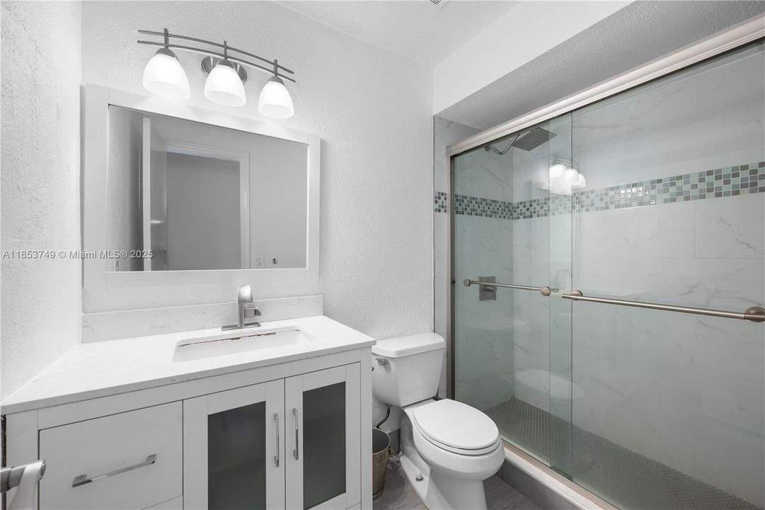 最近售出: $665,000 (4 贝兹, 2 浴室, 1885 平方英尺)