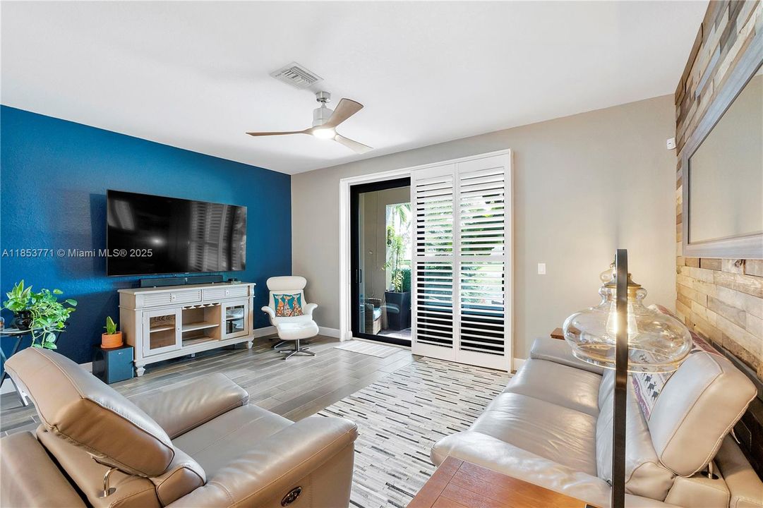 Recently Sold: $519,900 (3 beds, 2 baths, 1303 Square Feet)