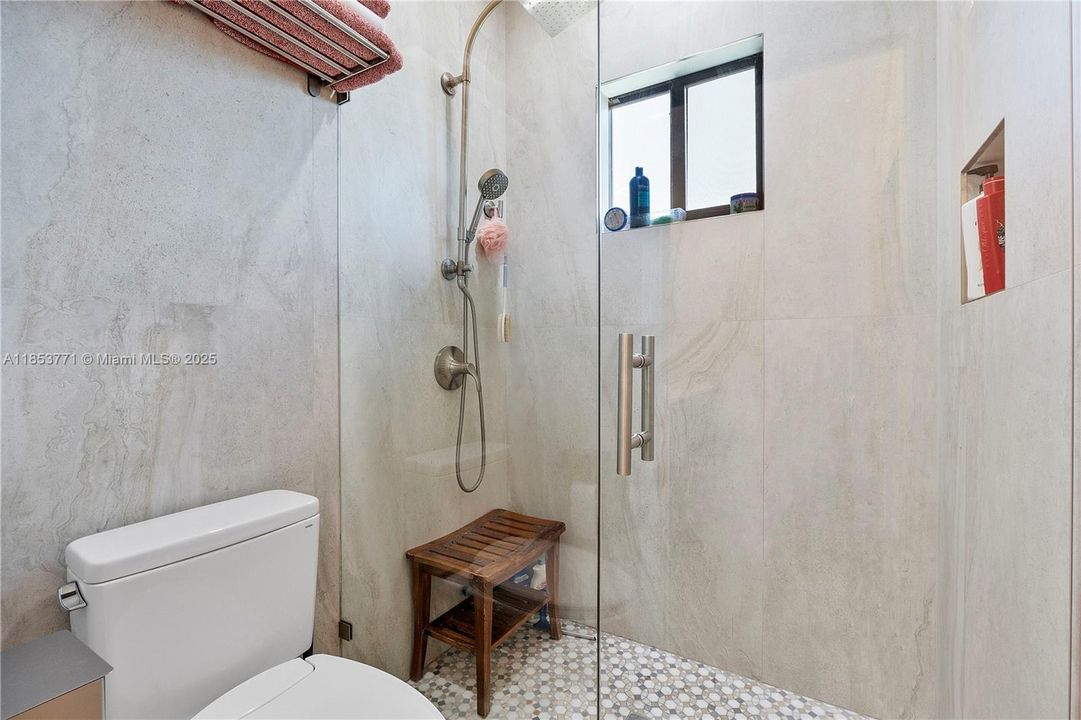 Recently Sold: $519,900 (3 beds, 2 baths, 1303 Square Feet)