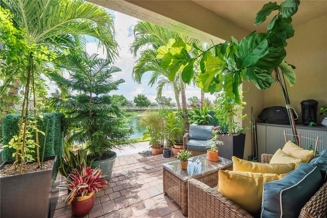 Recently Sold: $519,900 (3 beds, 2 baths, 1303 Square Feet)