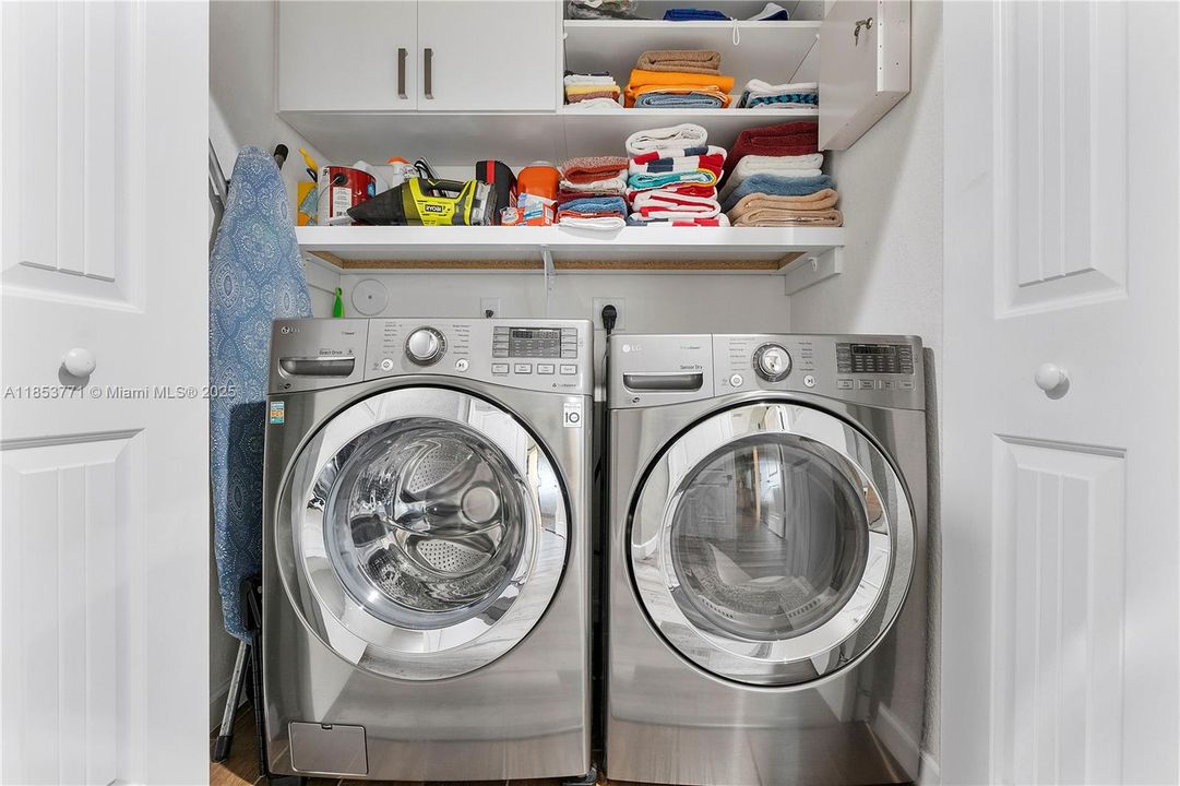 Recently Sold: $519,900 (3 beds, 2 baths, 1303 Square Feet)