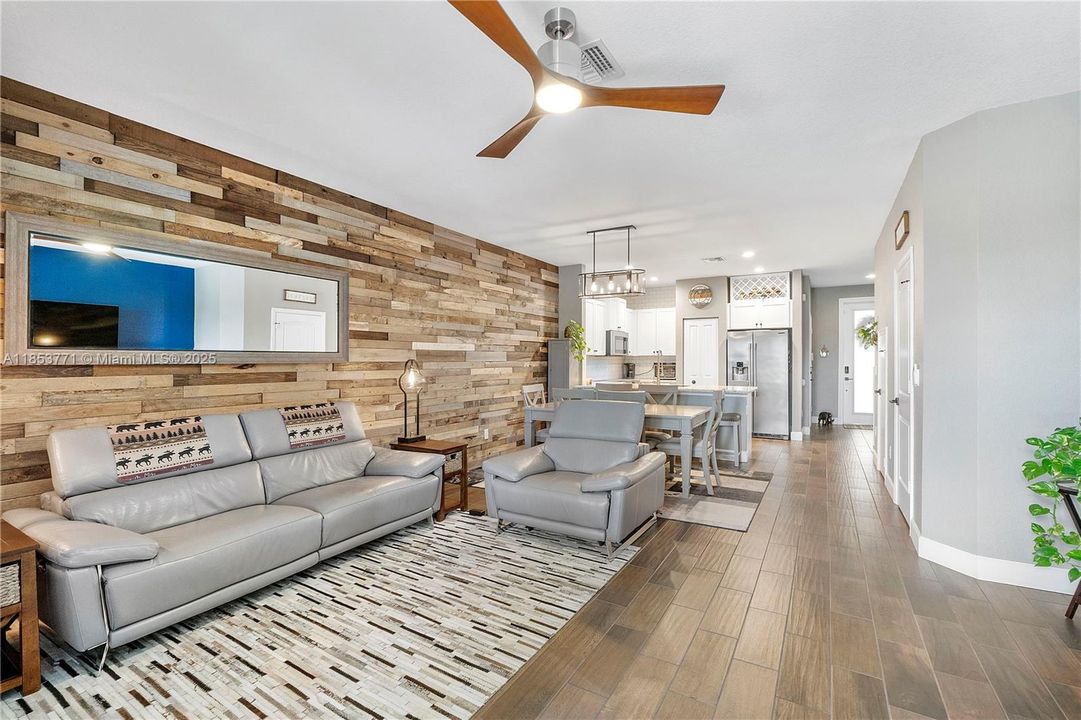 Recently Sold: $519,900 (3 beds, 2 baths, 1303 Square Feet)