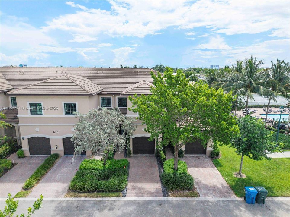 Recently Sold: $519,900 (3 beds, 2 baths, 1303 Square Feet)