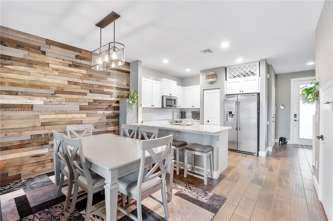 Recently Sold: $519,900 (3 beds, 2 baths, 1303 Square Feet)