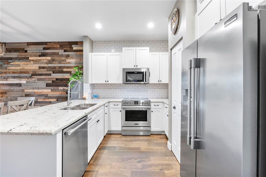 Recently Sold: $519,900 (3 beds, 2 baths, 1303 Square Feet)