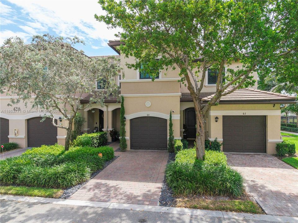 Recently Sold: $519,900 (3 beds, 2 baths, 1303 Square Feet)