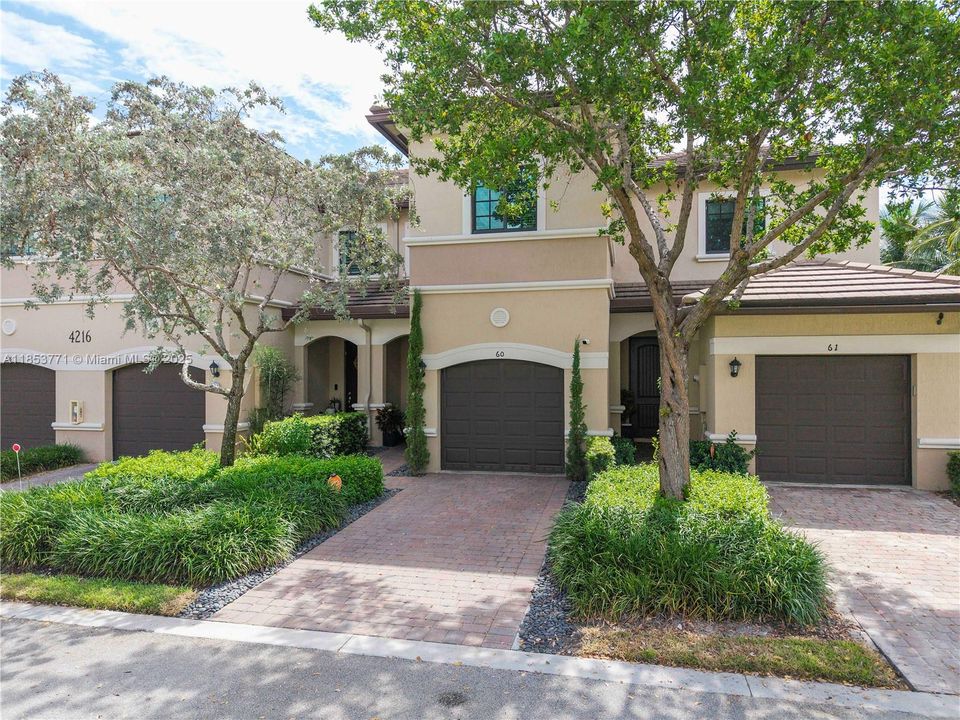 Recently Sold: $519,900 (3 beds, 2 baths, 1303 Square Feet)