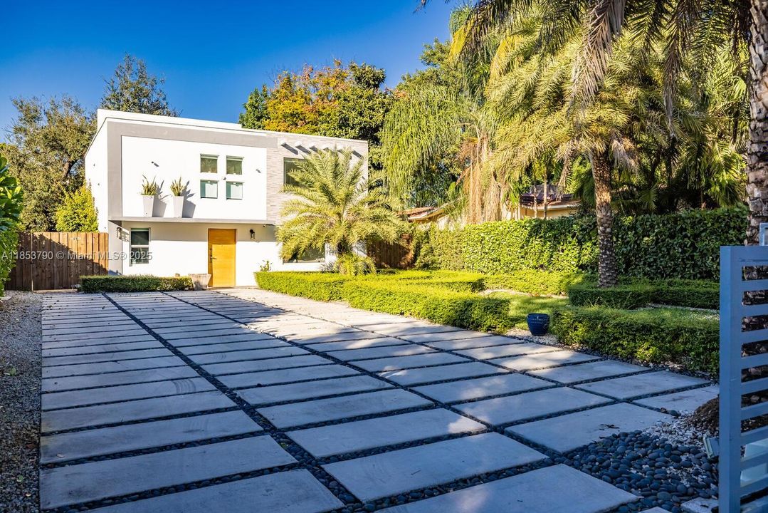 待售: $1,200,000 (4 贝兹, 3 浴室, 1838 平方英尺)