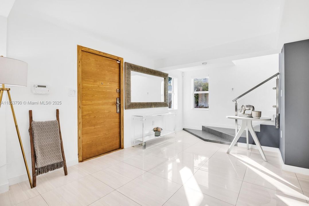 待售: $1,200,000 (4 贝兹, 3 浴室, 1838 平方英尺)