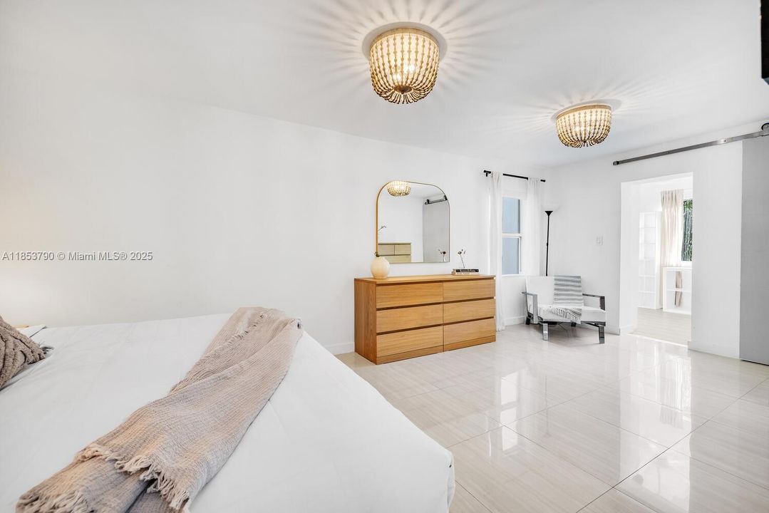 待售: $1,200,000 (4 贝兹, 3 浴室, 1838 平方英尺)