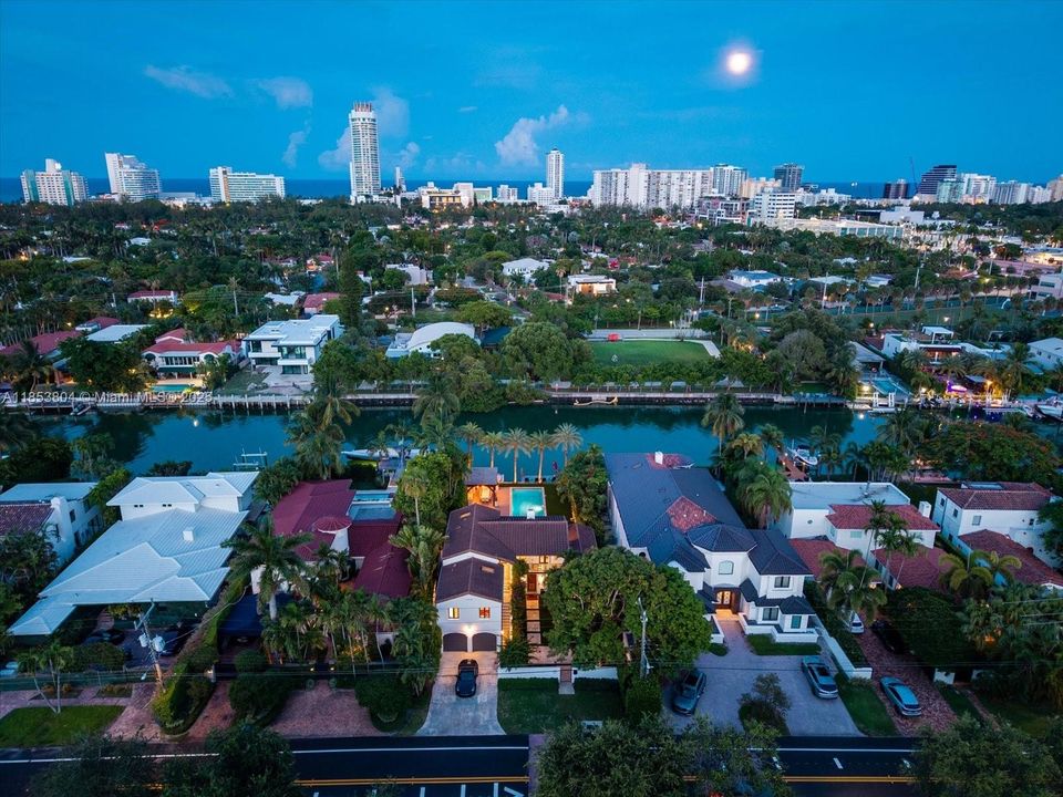 На продажу: $8,999,000 (4 спален, 4 ванн, 3451 Квадратных фут)