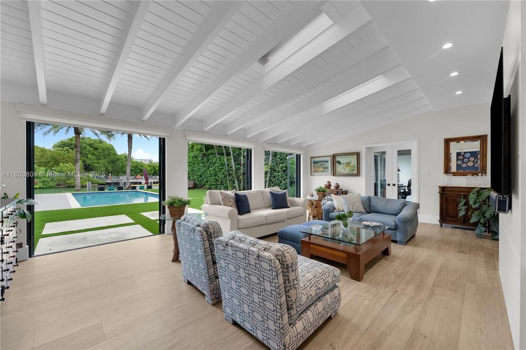 На продажу: $8,999,000 (4 спален, 4 ванн, 3451 Квадратных фут)