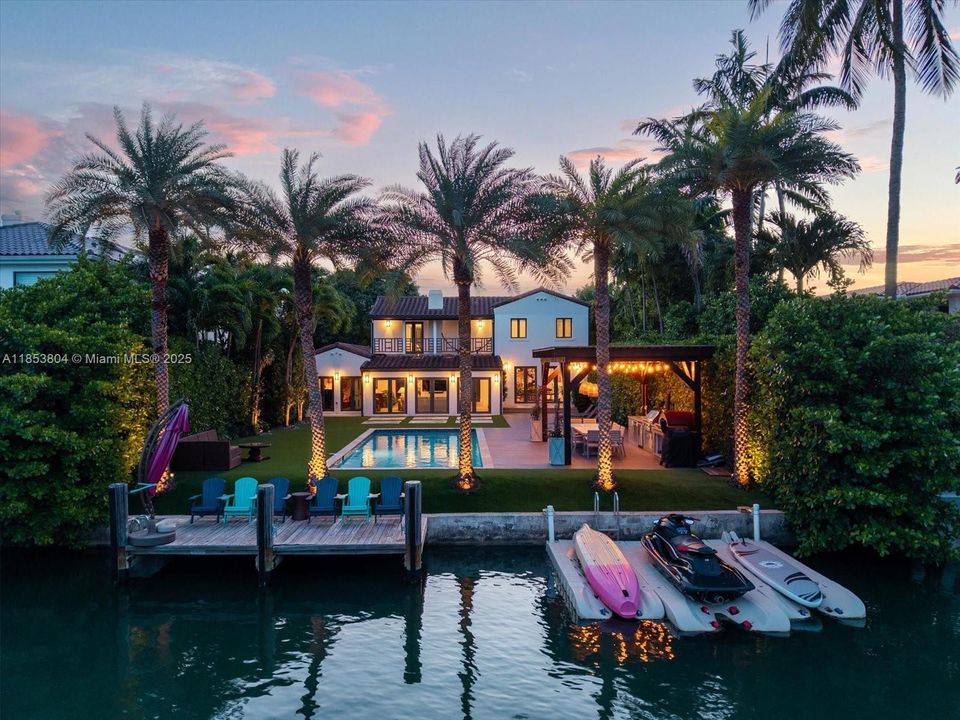 На продажу: $8,999,000 (4 спален, 4 ванн, 3451 Квадратных фут)