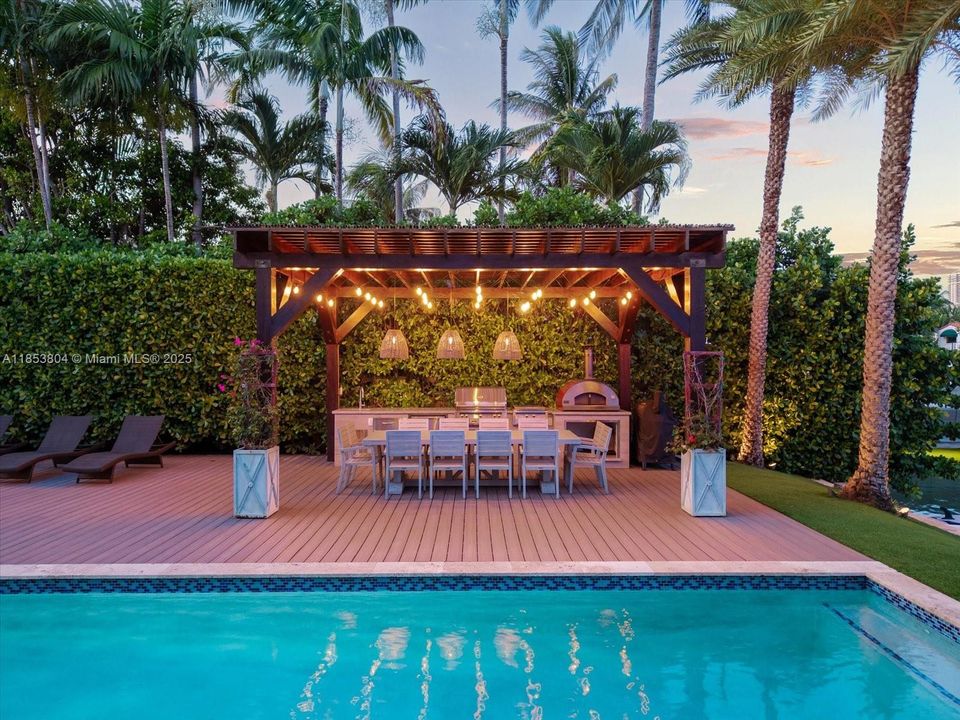 На продажу: $8,999,000 (4 спален, 4 ванн, 3451 Квадратных фут)