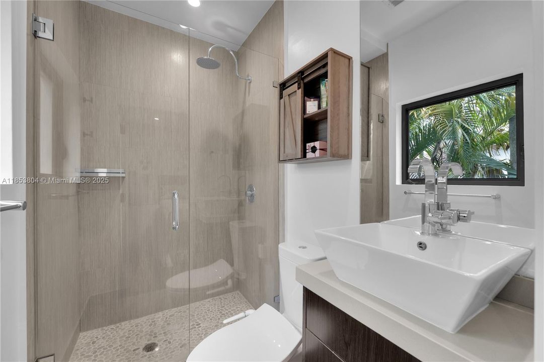 На продажу: $8,999,000 (4 спален, 4 ванн, 3451 Квадратных фут)