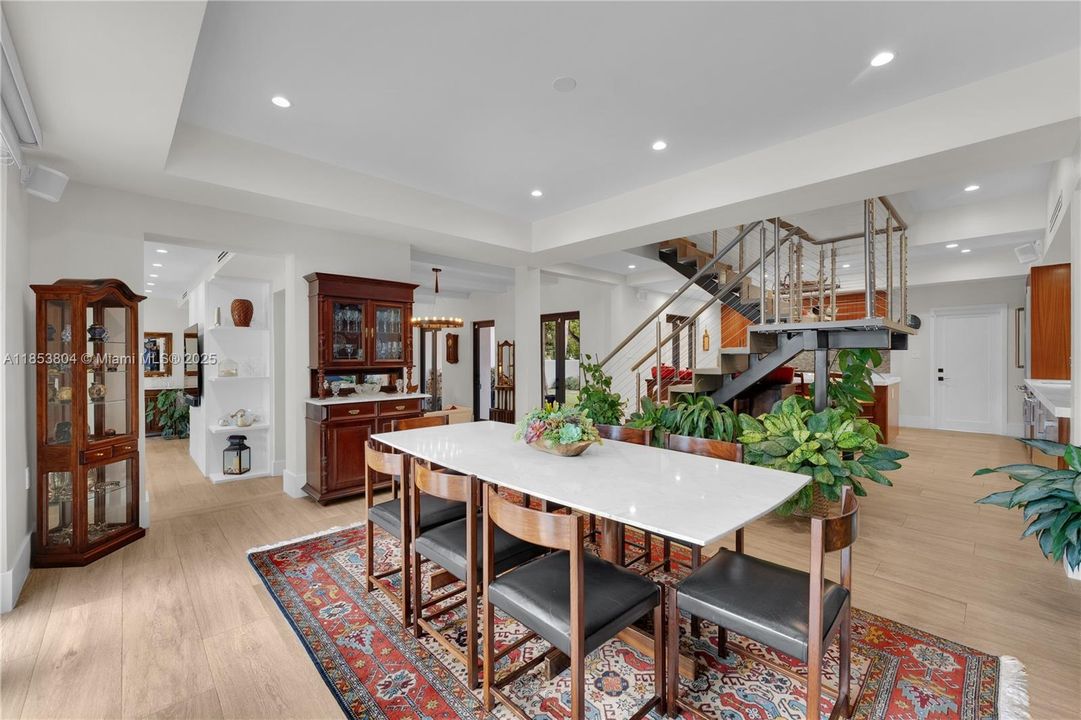 На продажу: $8,999,000 (4 спален, 4 ванн, 3451 Квадратных фут)