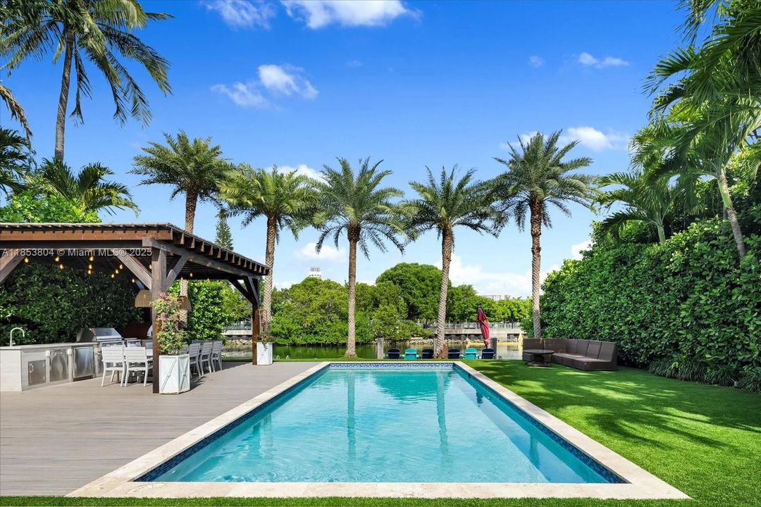 На продажу: $8,999,000 (4 спален, 4 ванн, 3451 Квадратных фут)