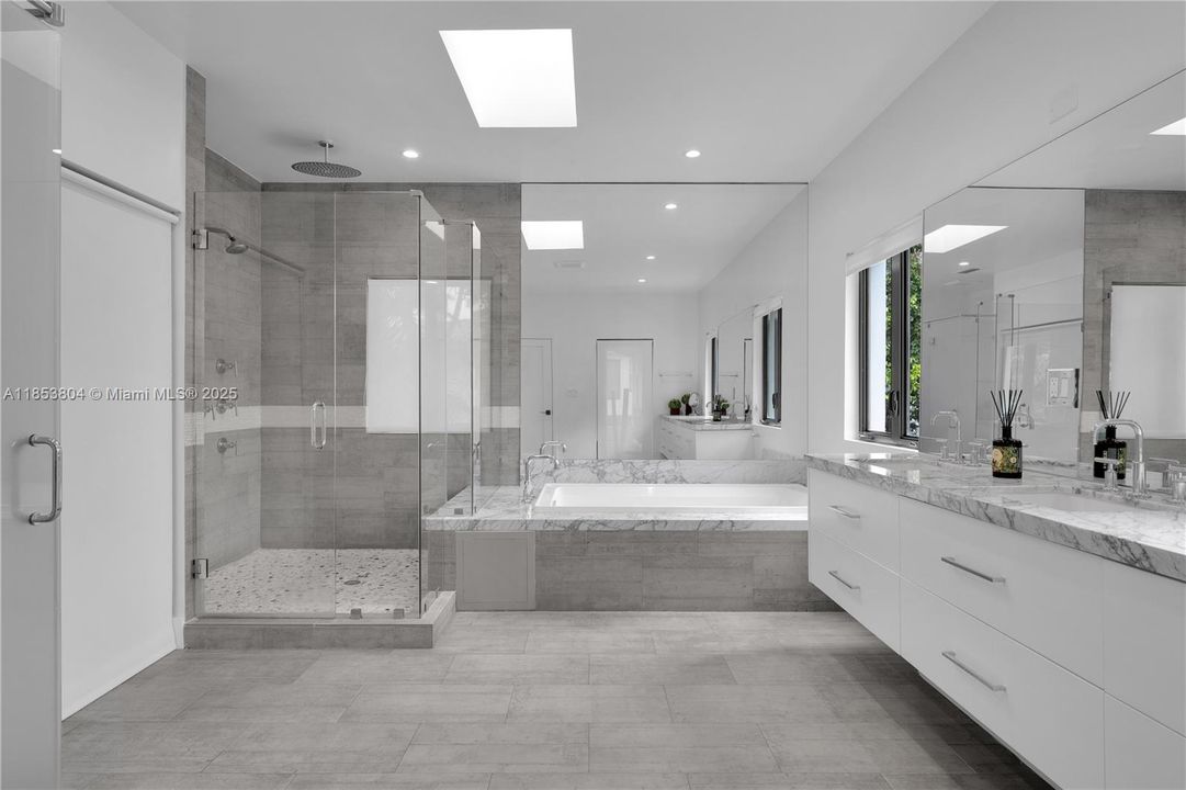 На продажу: $8,999,000 (4 спален, 4 ванн, 3451 Квадратных фут)