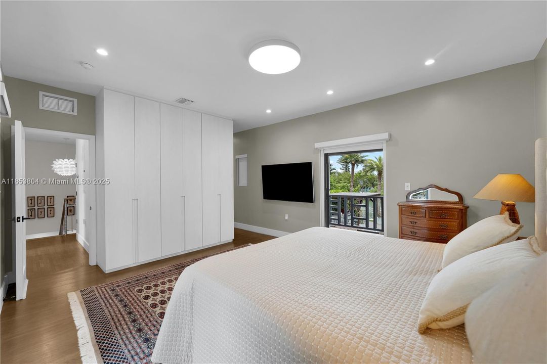 На продажу: $8,999,000 (4 спален, 4 ванн, 3451 Квадратных фут)