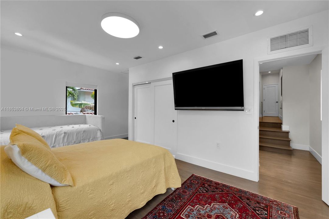 На продажу: $8,999,000 (4 спален, 4 ванн, 3451 Квадратных фут)