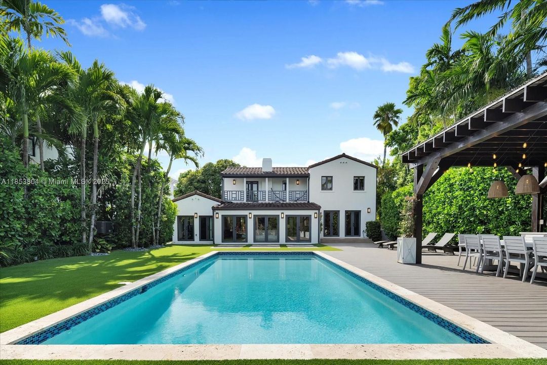 На продажу: $8,999,000 (4 спален, 4 ванн, 3451 Квадратных фут)