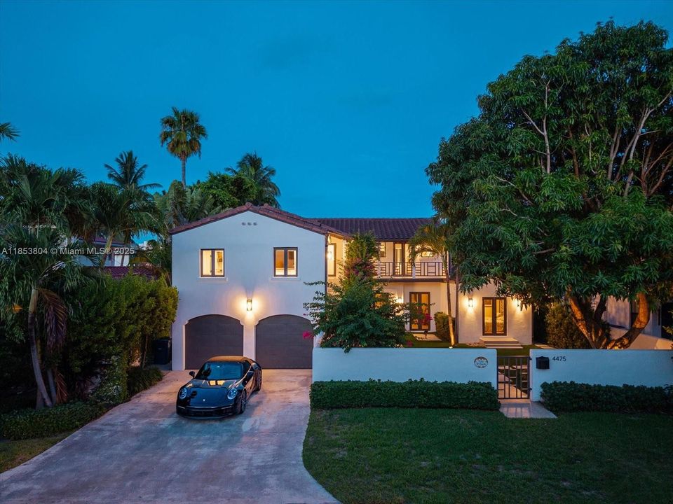 На продажу: $8,999,000 (4 спален, 4 ванн, 3451 Квадратных фут)