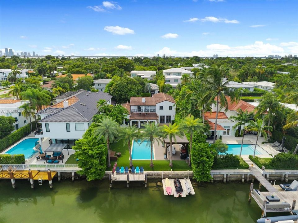 На продажу: $8,999,000 (4 спален, 4 ванн, 3451 Квадратных фут)