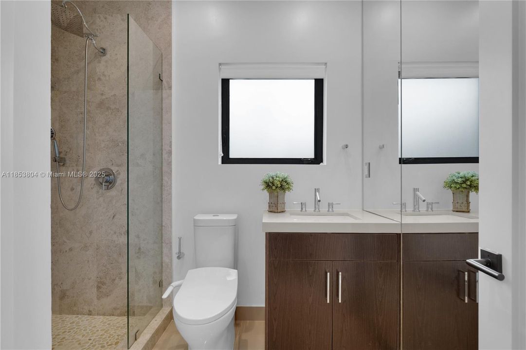 На продажу: $8,999,000 (4 спален, 4 ванн, 3451 Квадратных фут)